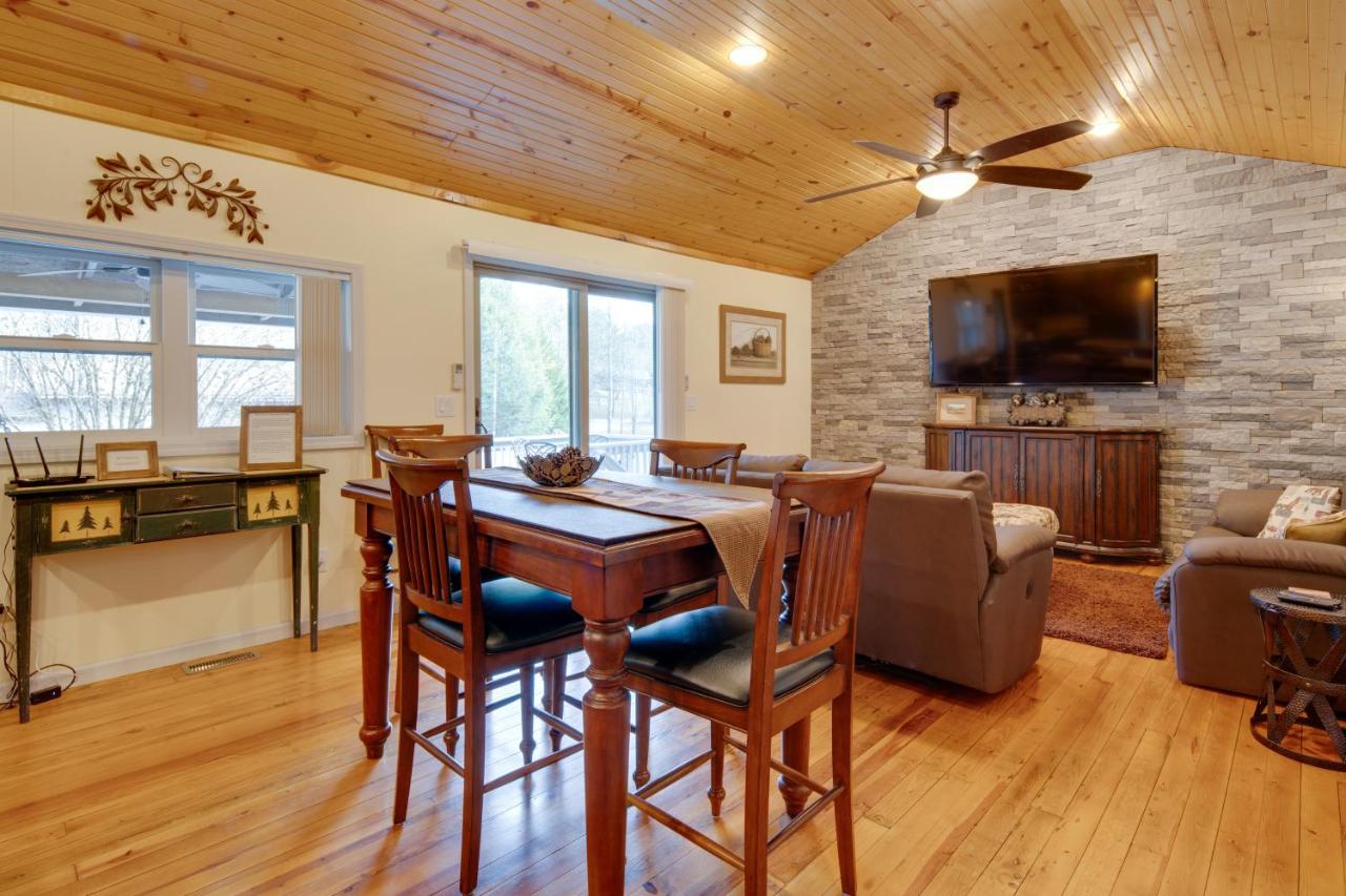 B&B Lake Lure - Lake Lure Village Cabin, 3 Mi to Chimney Rock! - Bed and Breakfast Lake Lure