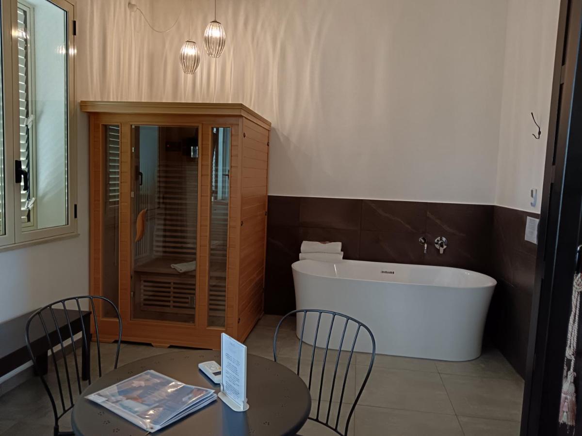 King Room with Spa Bath & Sauna bath