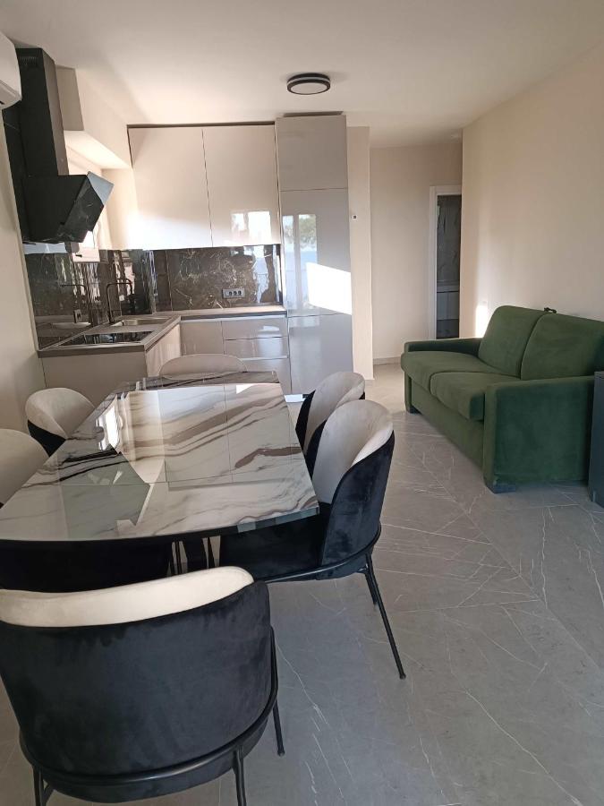 Appartement met 2 Slaapkamers en Uitzicht op Zee