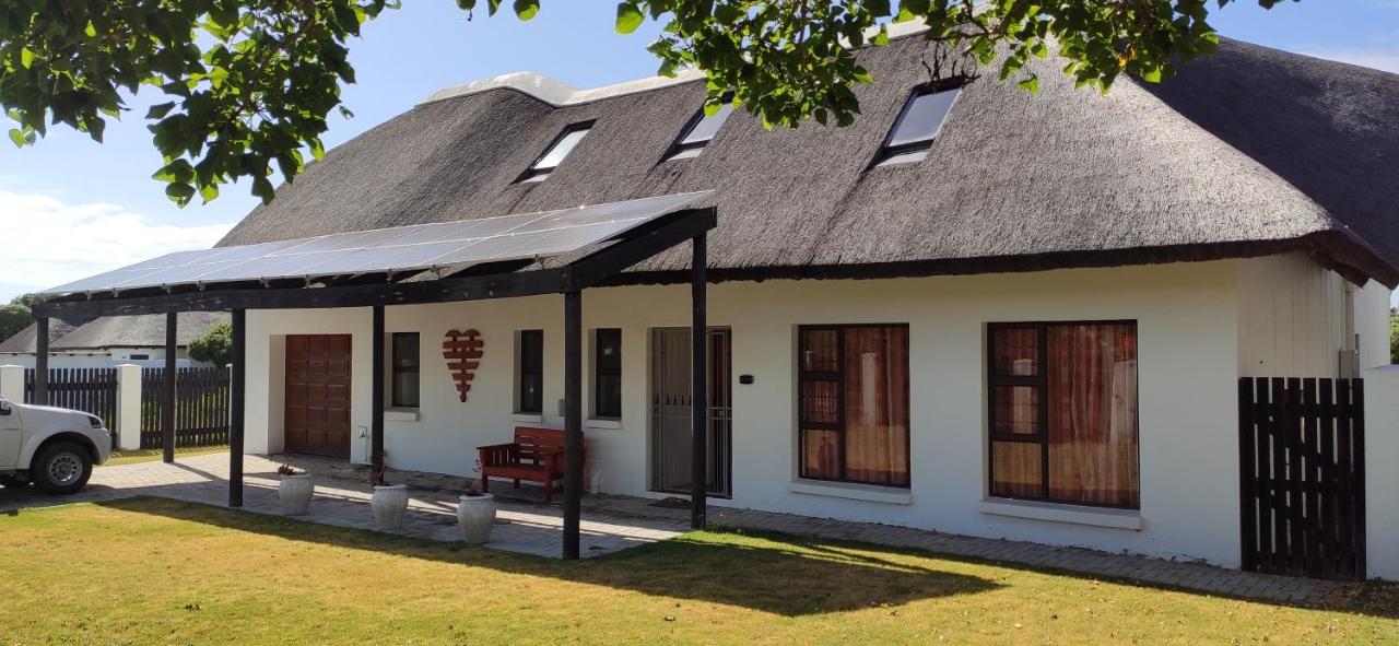 Whole House! Sleeps 6 with Solar Power and Pool - B&B