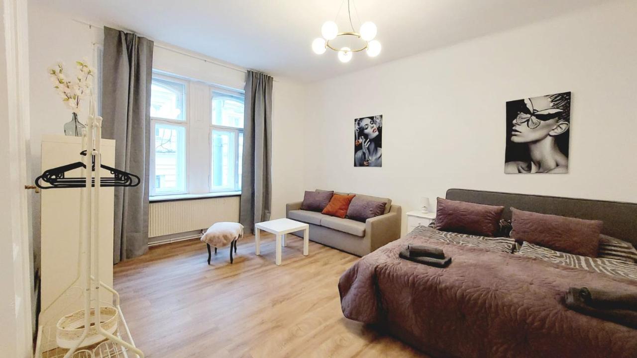 B&B Vienna - Superior 4 Bedroom Apartment - Bed and Breakfast Vienna