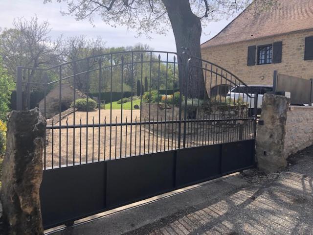 agréable chambre d hôte avec piscine et jacuzzi - Ferienwohnung
