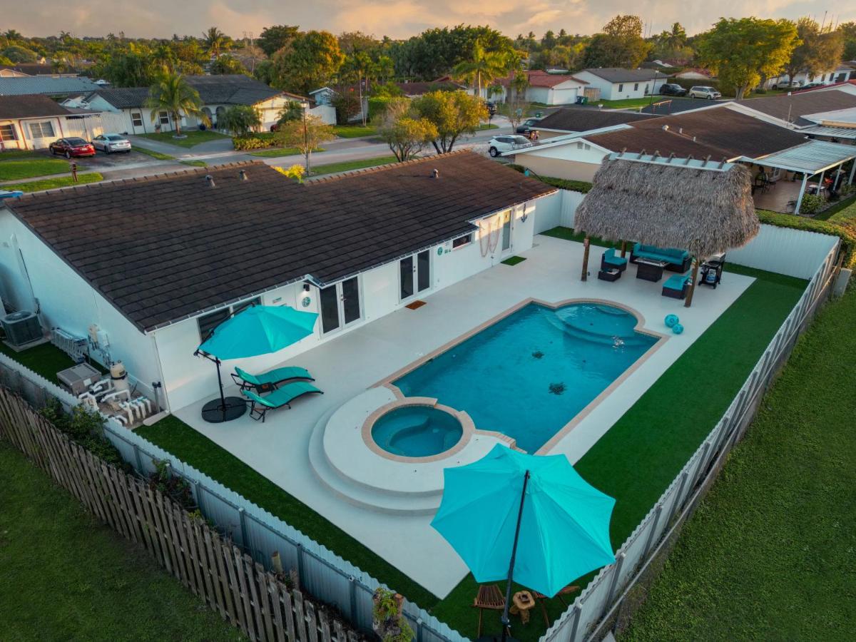 B&B Tamiami - Poolside Paradise Retreat - Bed and Breakfast Tamiami