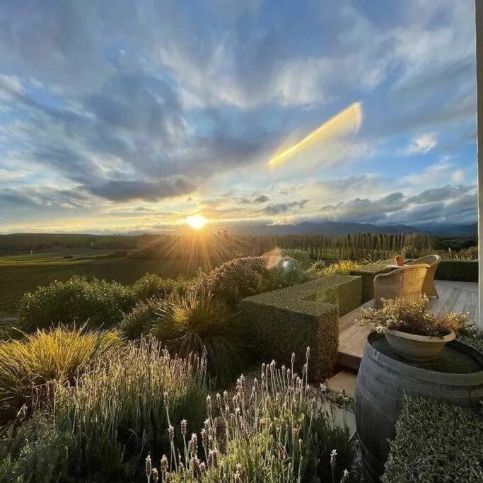 B&B Renwick - Luxury cottage with stunning vineyard views - Bed and Breakfast Renwick