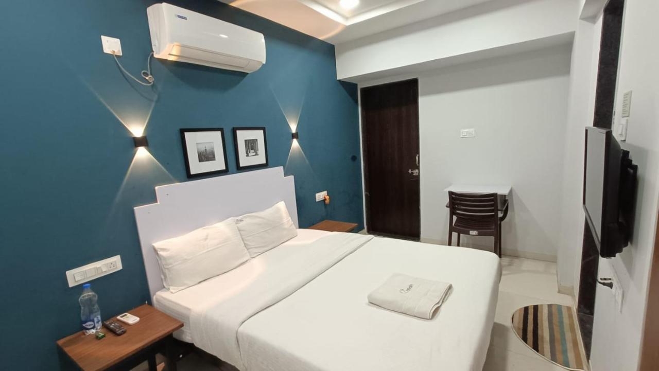 Cosy Room in Ranveer Studio - B&B poona
