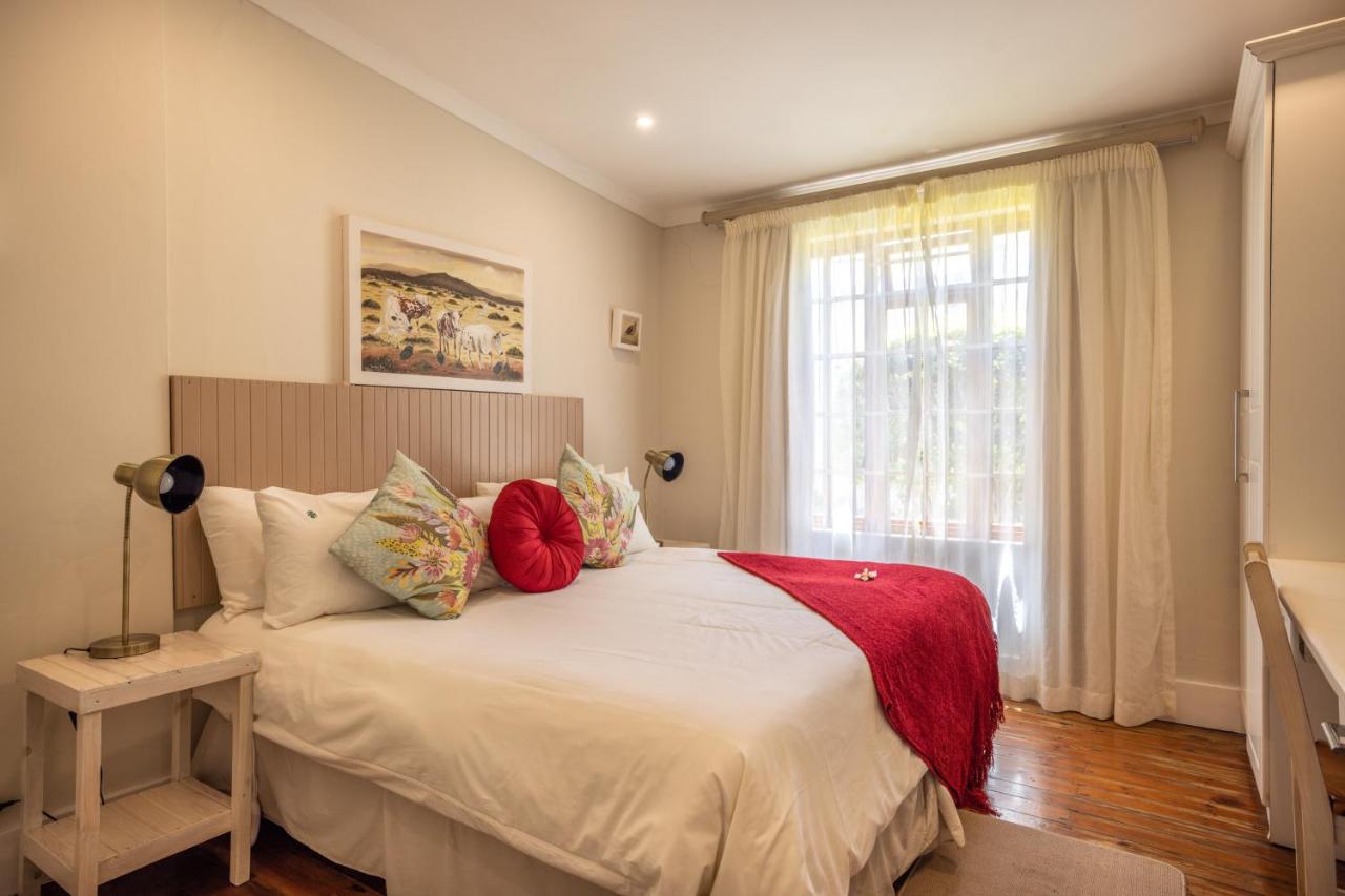 B&B Grahamstown - Lanherne Guest House Bed & Breakfast - Bed and Breakfast Grahamstown