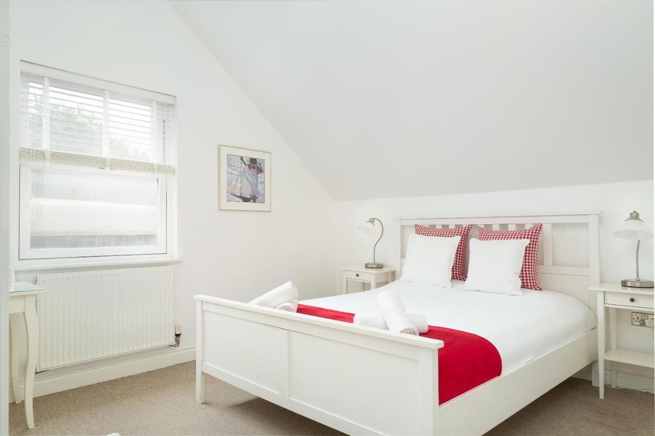 Two-Bedroom Apartment En-Suite
