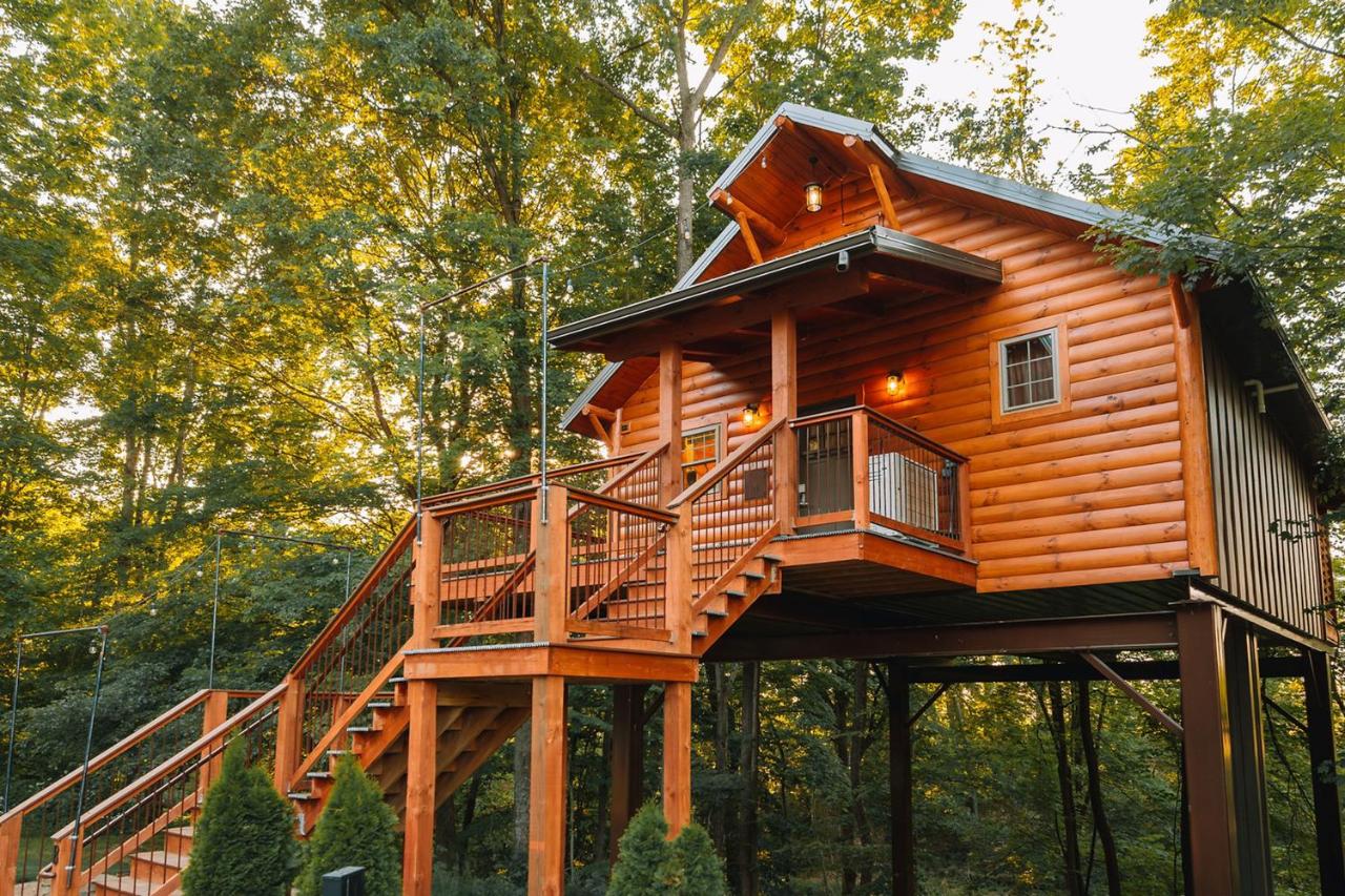 B&B Millersburg - Cricket Hill Treehouse C by Amish Country Lodging - Bed and Breakfast Millersburg