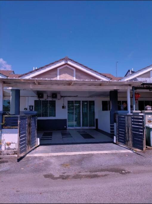 The 3's Homestay Alor Setar #FREE UNIFI - Bed and Breakfast Alor Setar