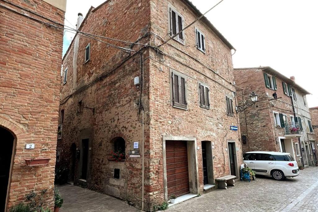 L'angolo del Barbacane - Bed and Breakfast
