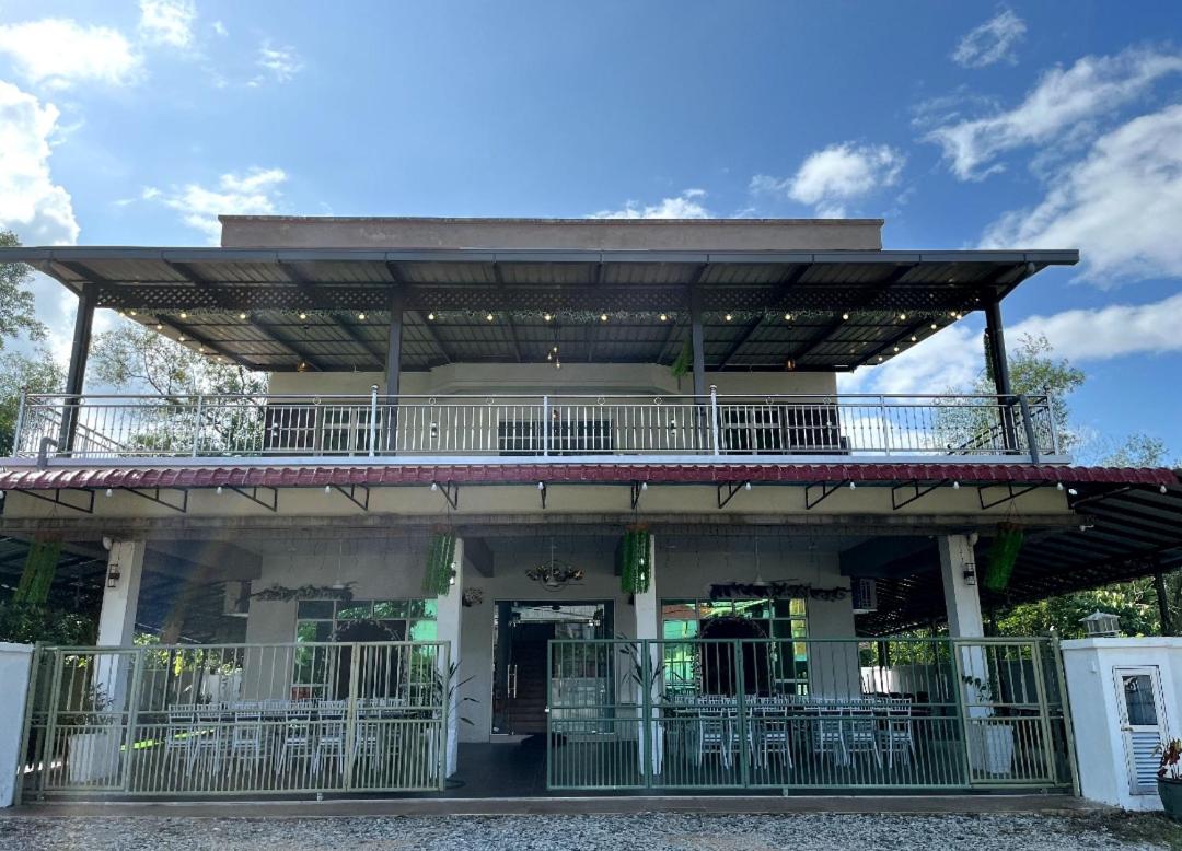 Qiu's Event House Std Double Room - B&B Kuala Berang