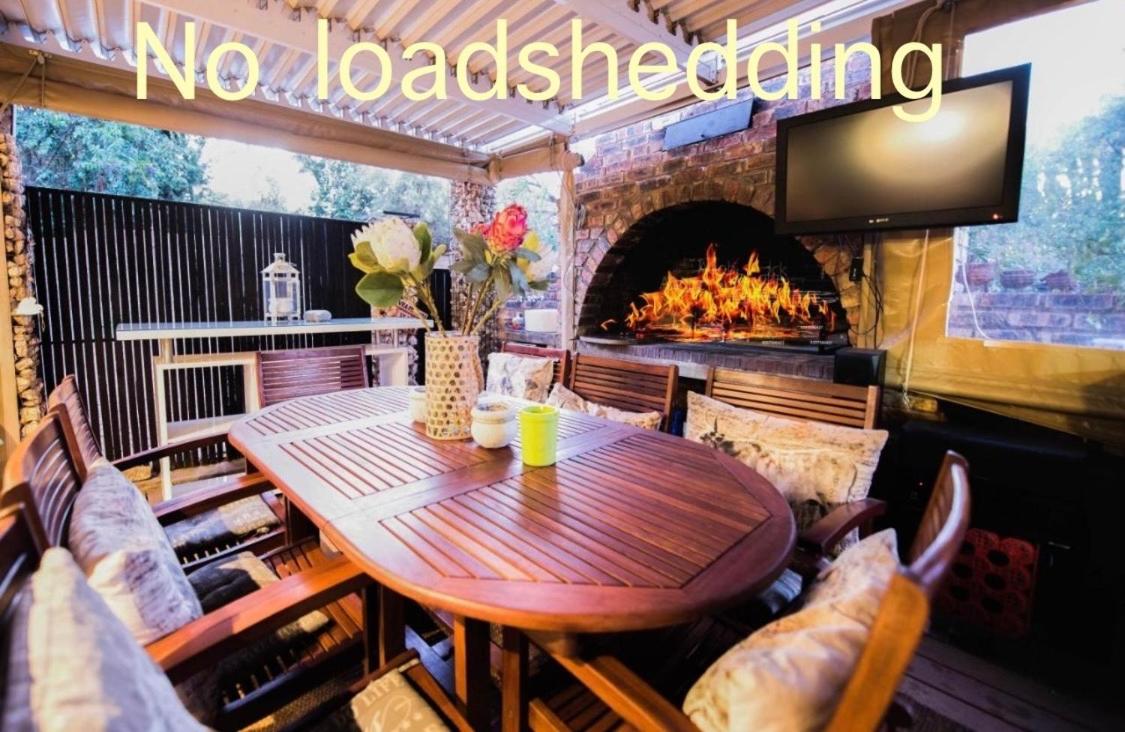 B&B Bloemfontein - Cottonwood Guesthouse Oasis - Bed and Breakfast Bloemfontein