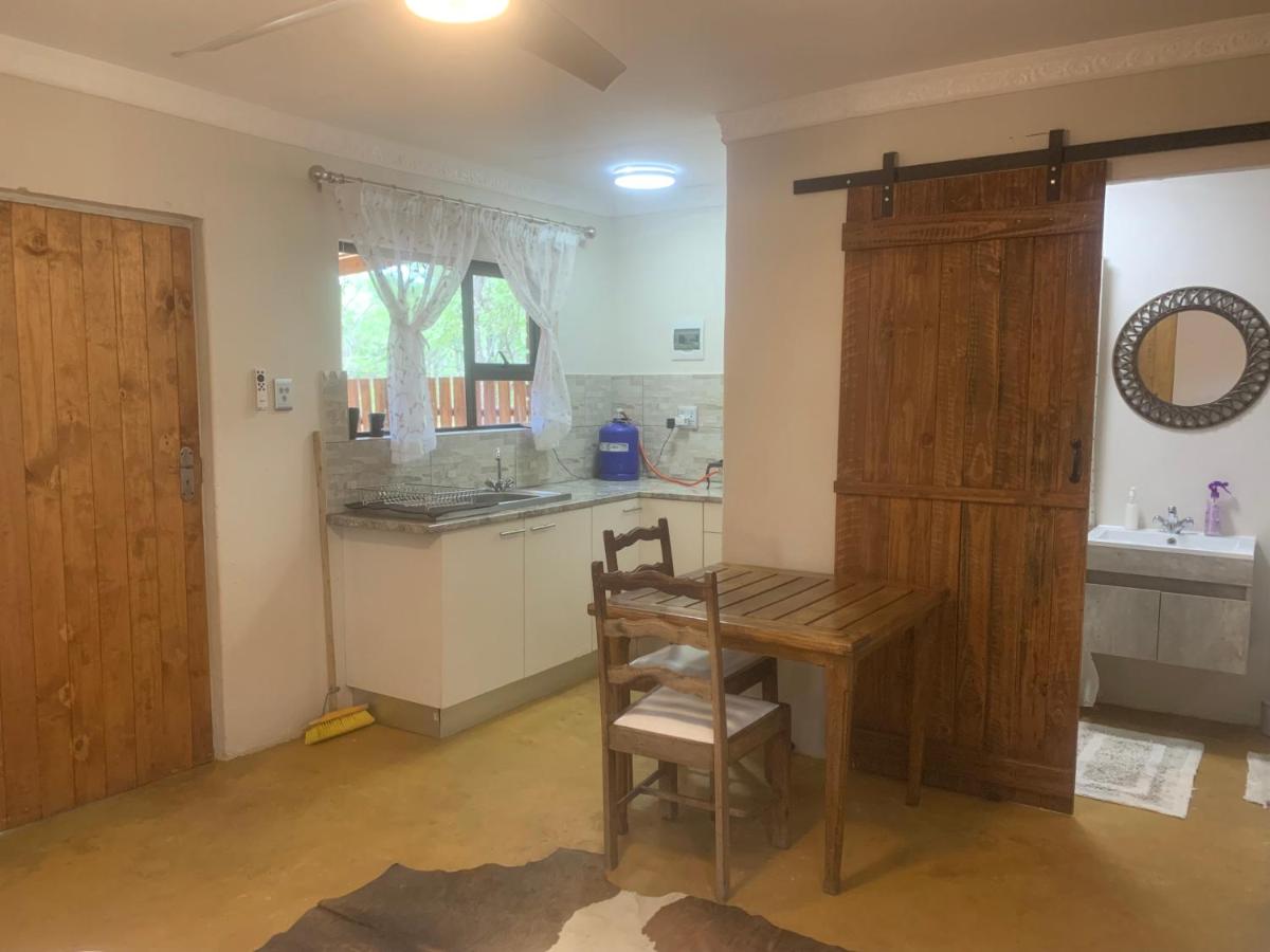 Vlakkieskraal FarmStay - Bosvark Cabin - Chambres d’hôtes