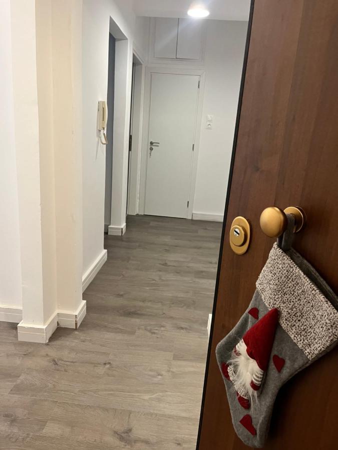 Metropolitan Complex Apartment-next to Metropolitan Hospital,Karaiskaki,Sef - Bed and Breakfast