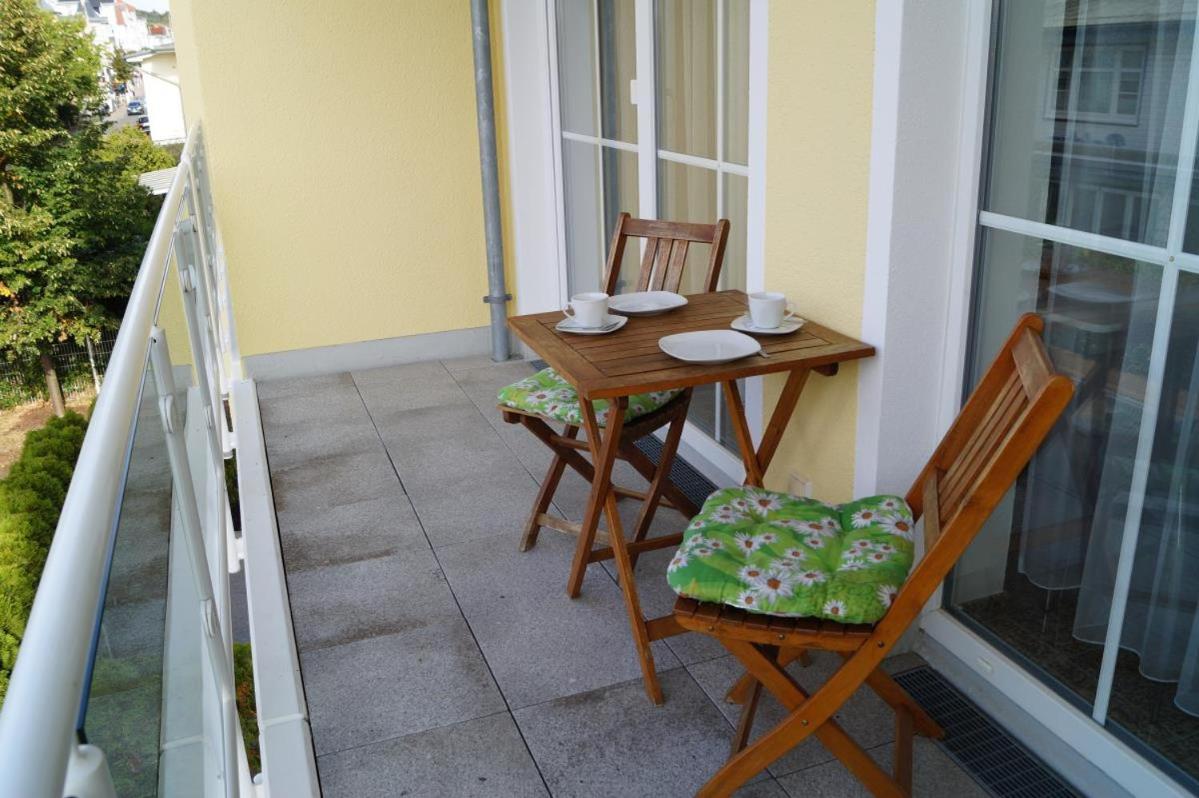 Schönes Appartm. mit Südbalkon, Blick auf Schloonsee, Tiefgarage - Chambres d’hôtes