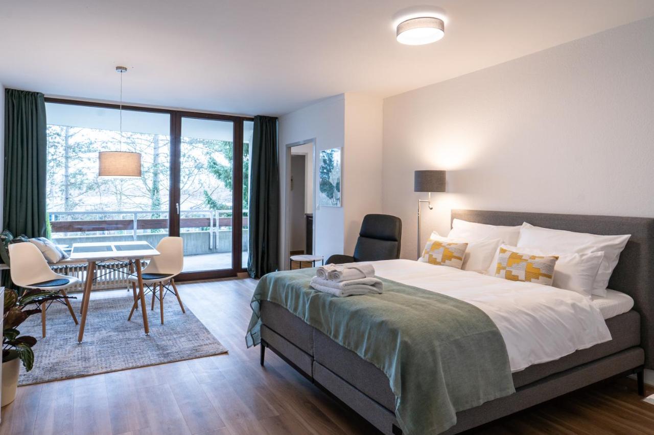 B&B Augsbourg - MESSE und UNI-Nähe: Moderne Wohnung mit Parkplatz und Küche - Bed and Breakfast Augsbourg