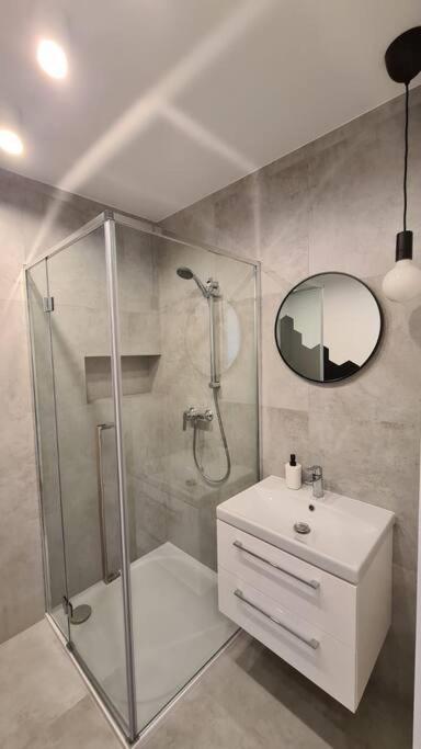Słoneczny apartament w centrum Gdyni 2 pokojowy - B&B Gdynia