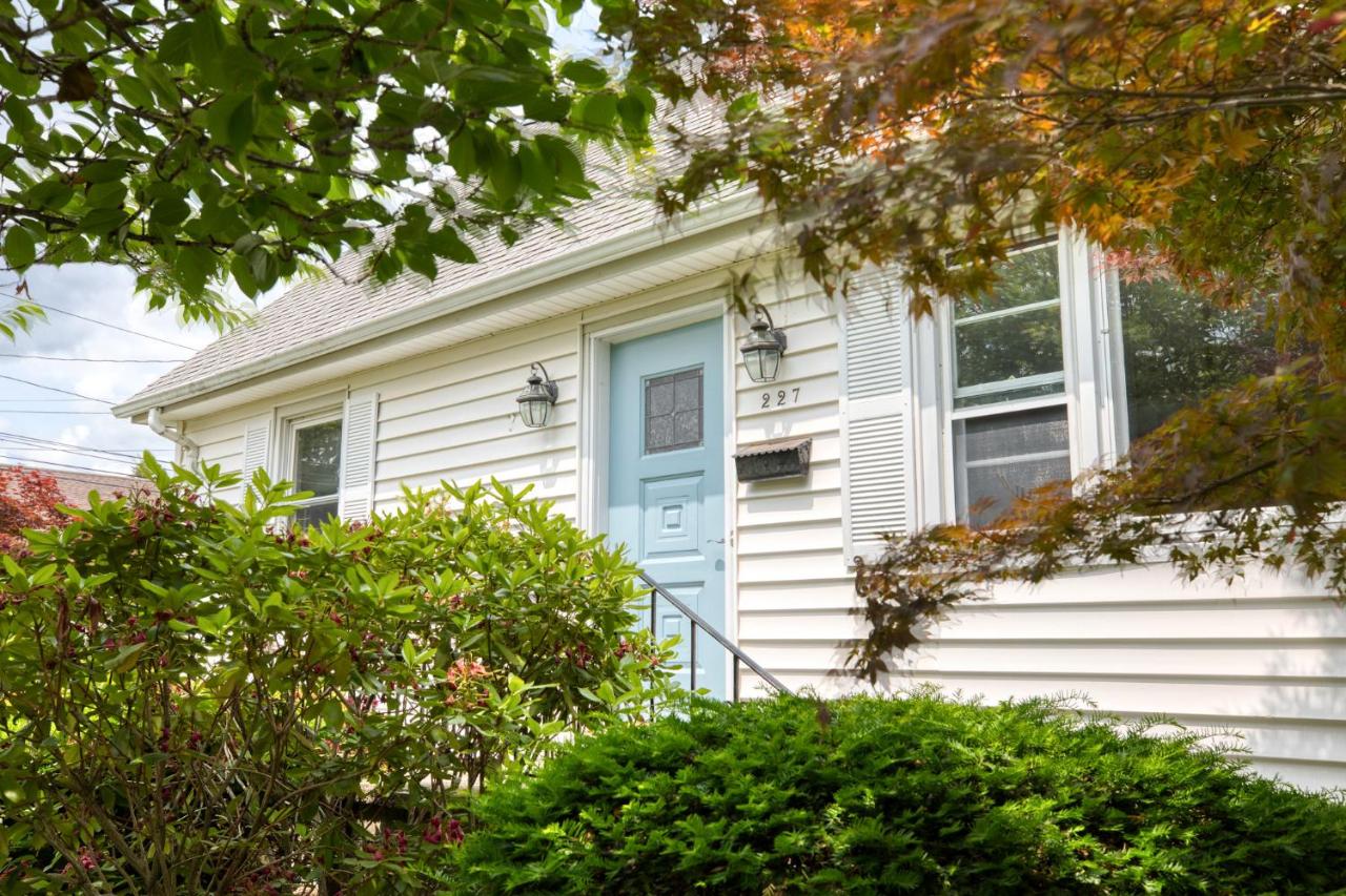 Fairfield Cottage -Top Rated Gem, Fire Pit, Near Beach, 90 Min to NYC - Chambres d’hôtes