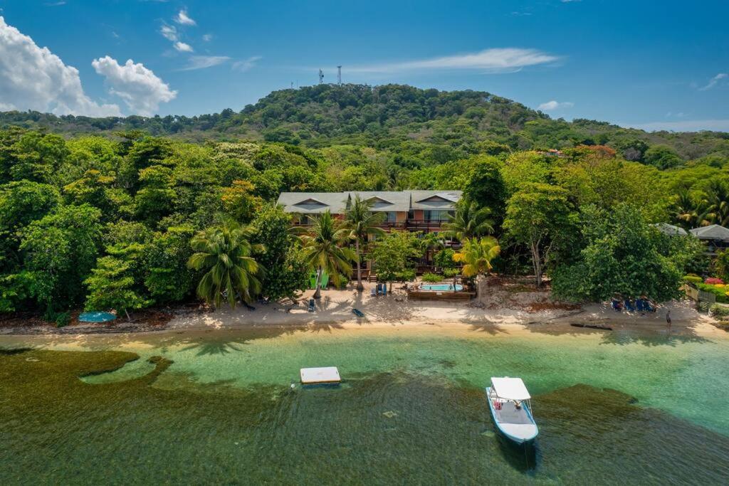 Roatan Seaside Rentals - B&B