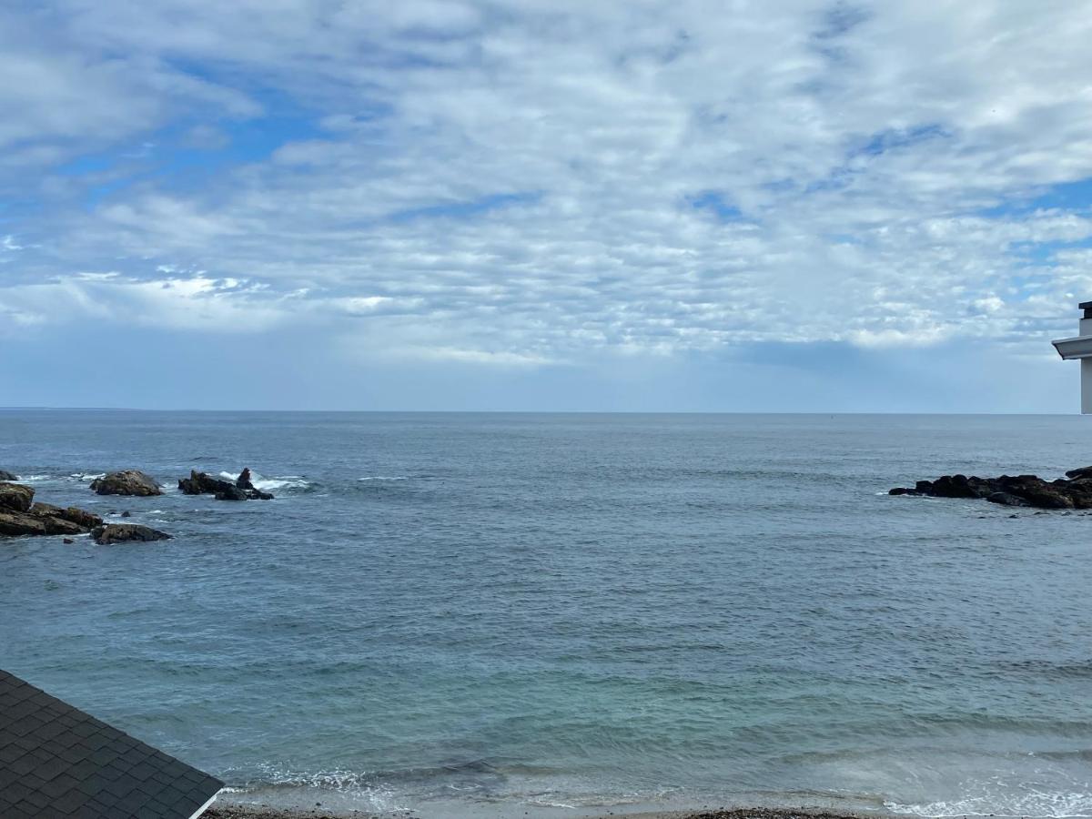Tide's Edge Oceanfront Condo - B&B