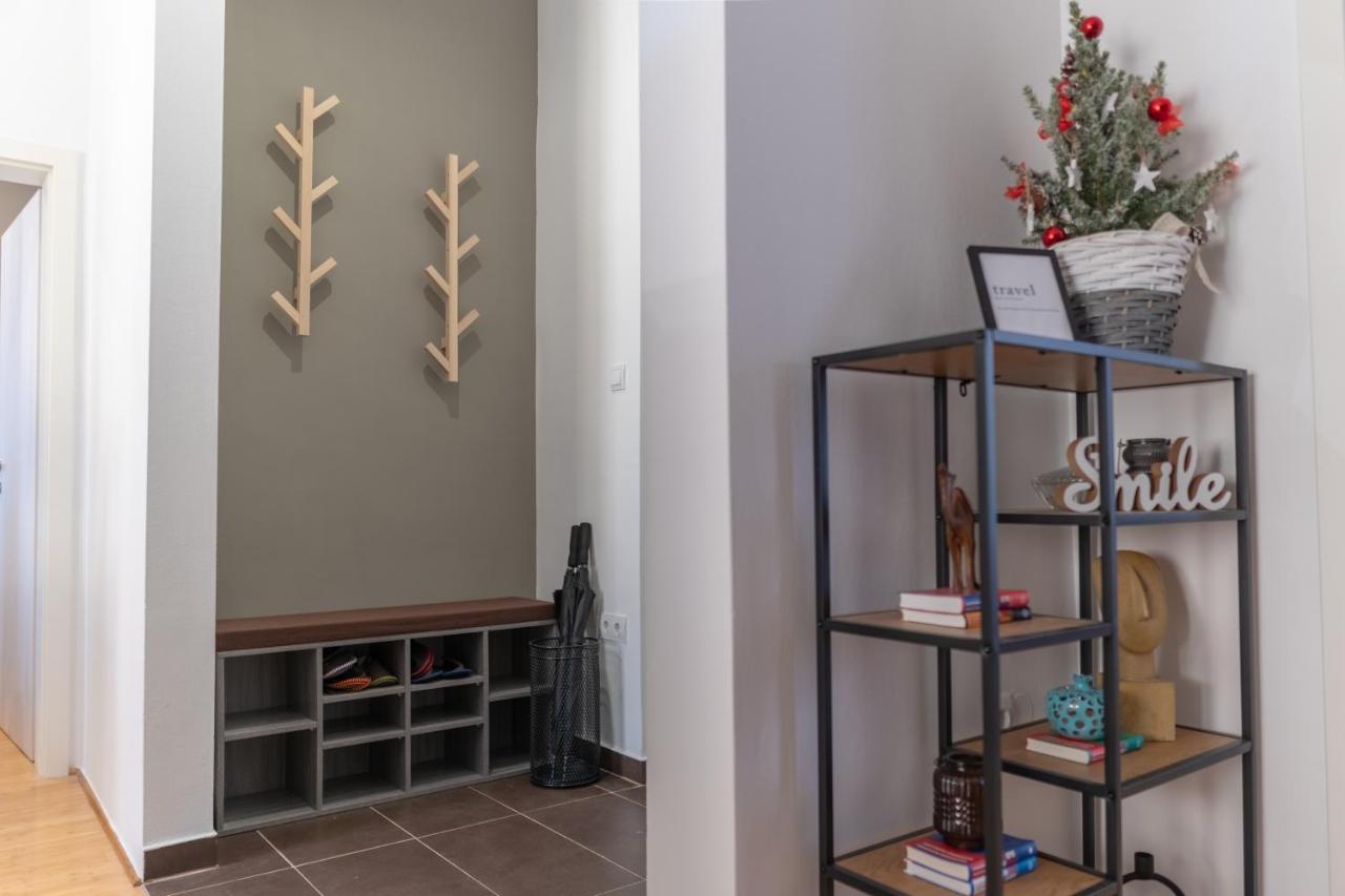 Old Town's Legend: City center condo with balcony - Ferienwohnung