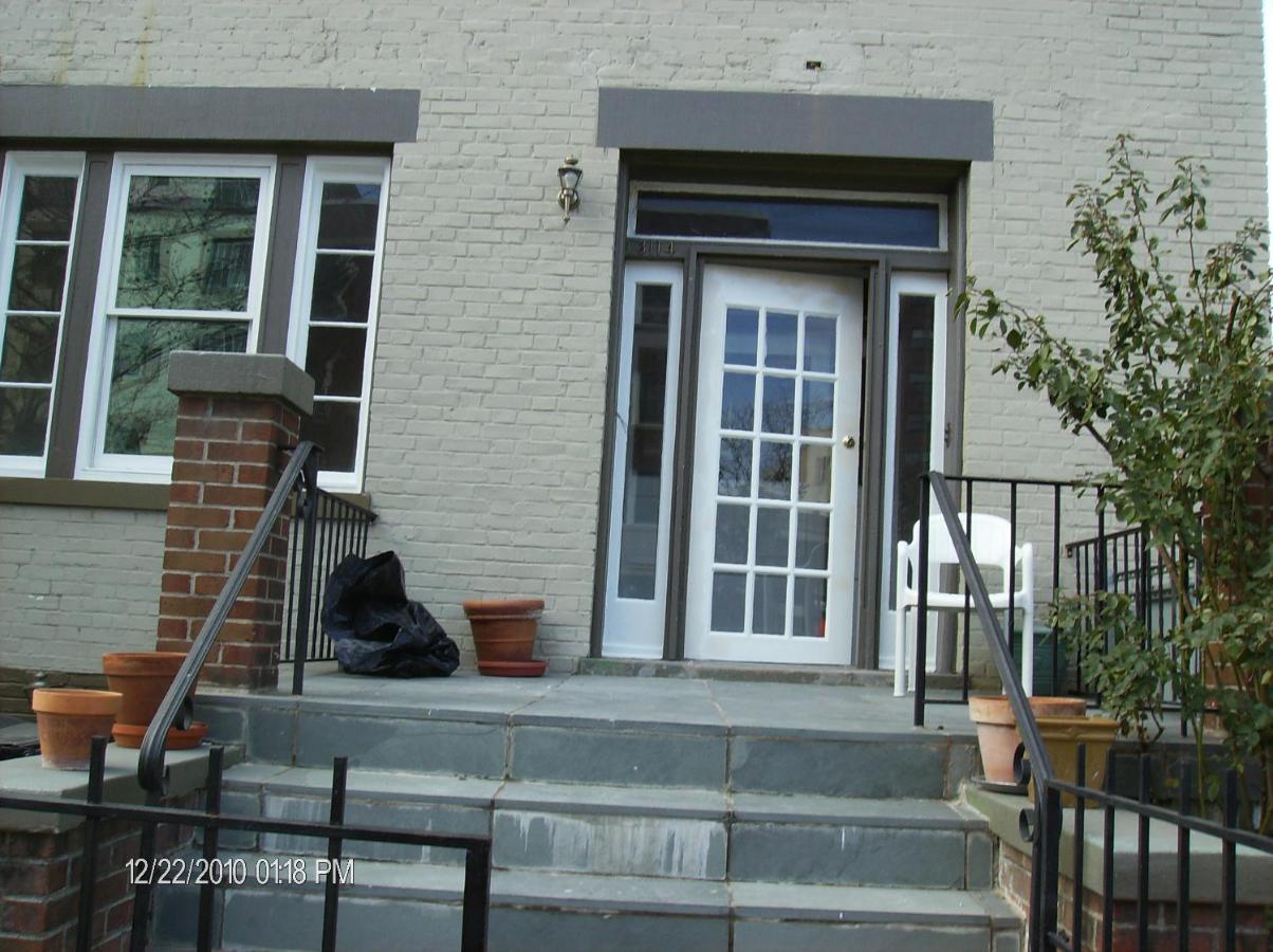 Pleasant Rooming House - B&B