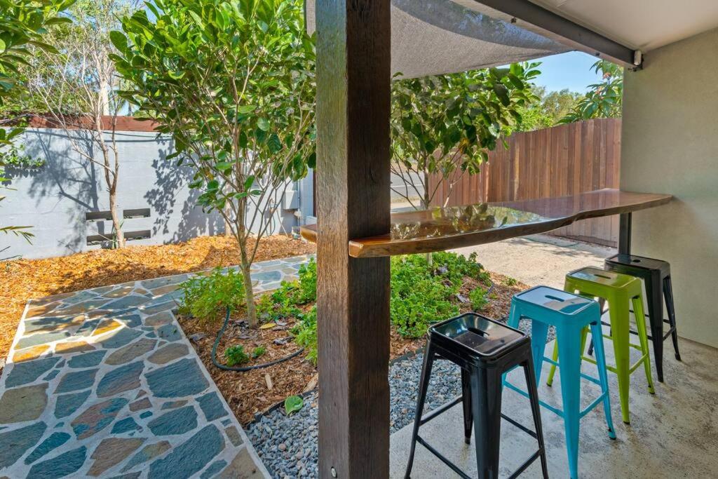 Holloways Beach Haven 4BR - Pool, 300 mtrs to beach - B&B Holloways Beach