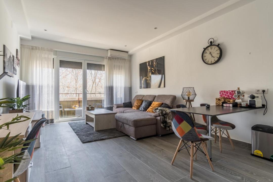 Brigth- Pool Parking-1Bd 1Bth-Prado - Chambres d’hôtes Madrid