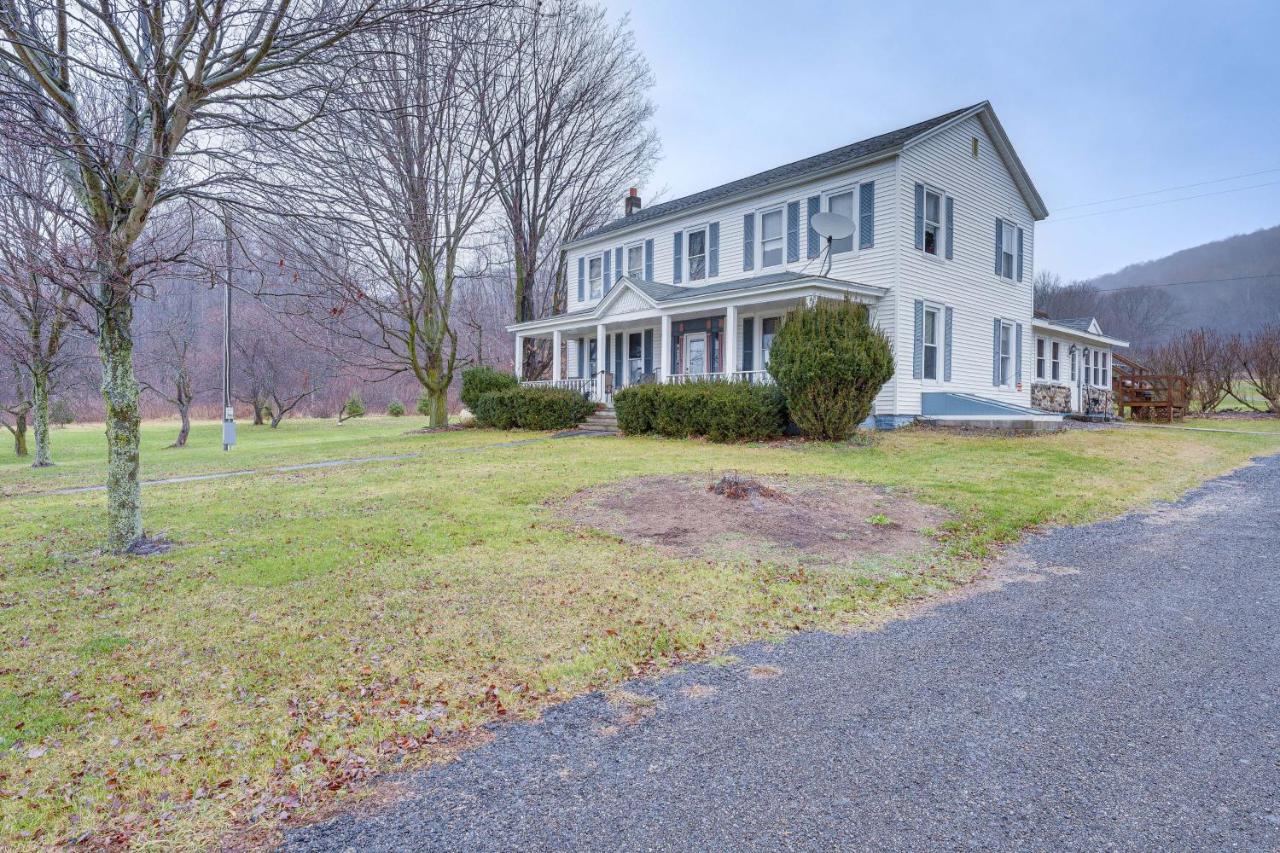 Pet-Friendly Franklinville Farmhouse with Sunroom! - B&B