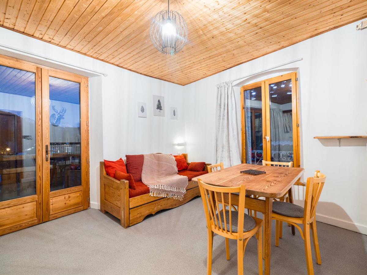 Charmant 2 Pièces avec Piscine Été, Balcon et Parking Privé à 300m des Pistes - FR-1-762-6 - Bed and Breakfast