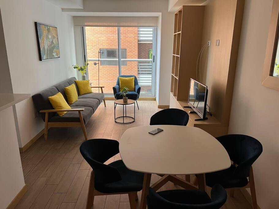 Cityhaus apartamento en zona 10 cerca del área hotelera 3 habitaciones! - Bed and Breakfast