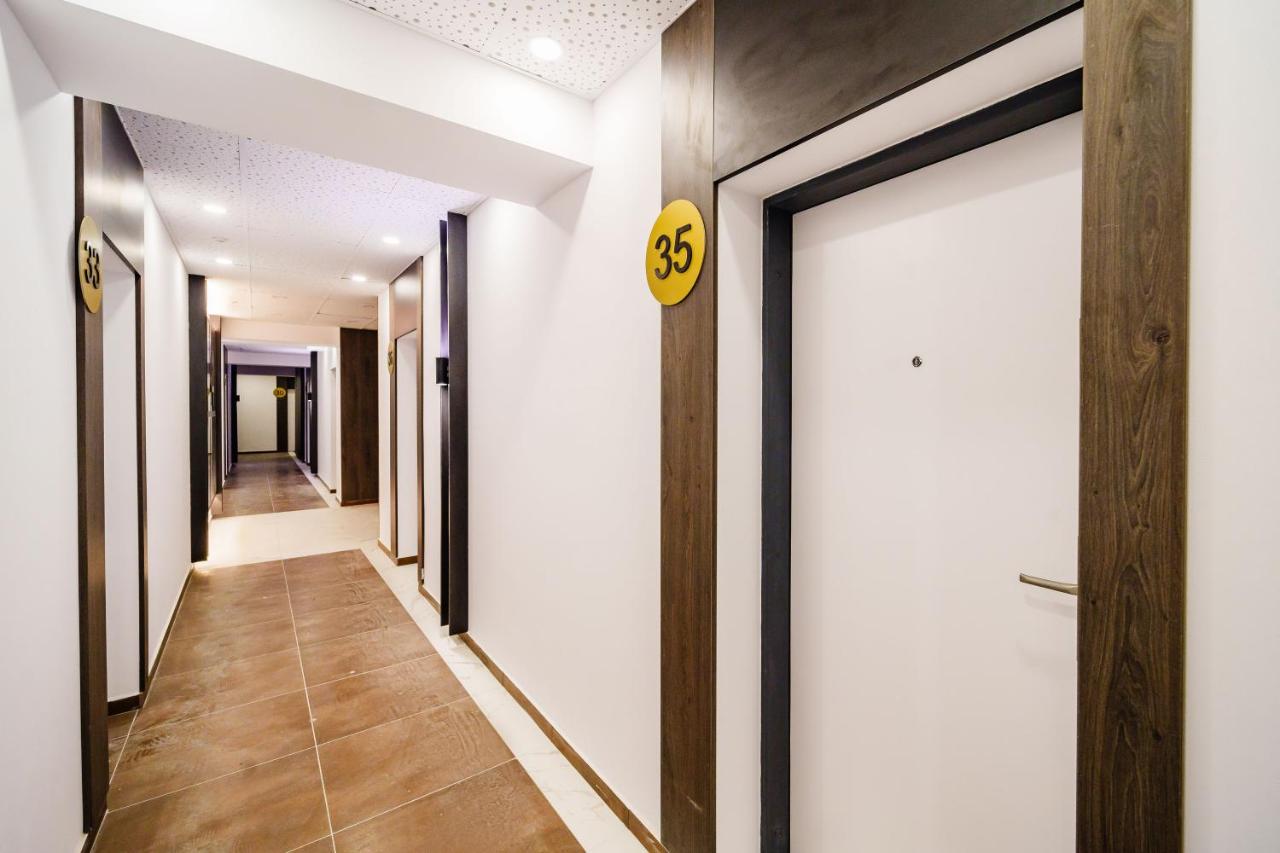 Smart Home - Gloria Apartment Avenue - By OpenHouse - B&B Timişoara