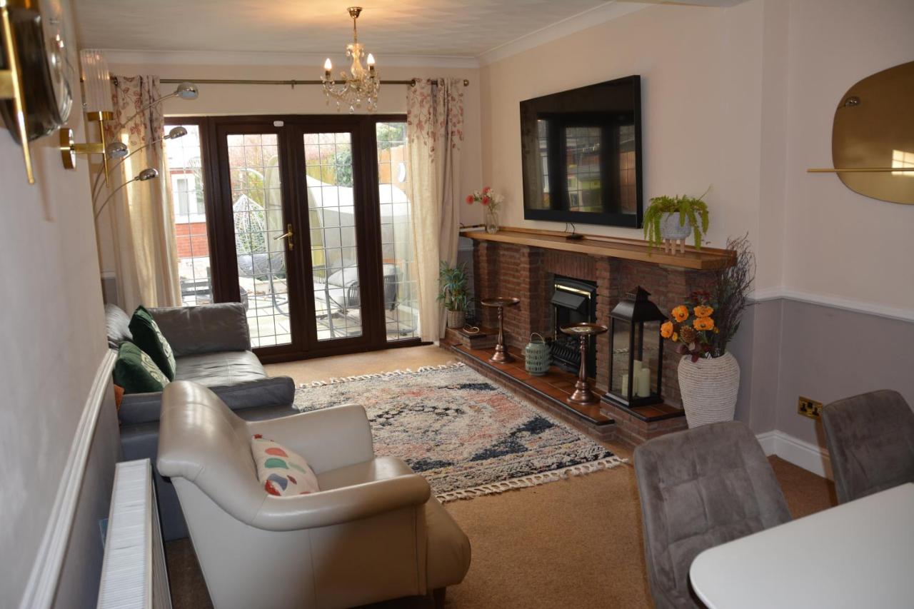 B&B Romford - Cozy, modern, spacious 4 bedroom house in london - Bed and Breakfast Romford