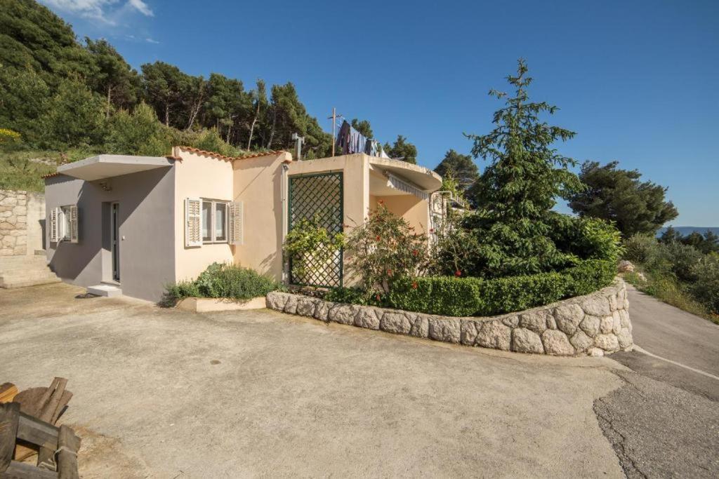 Apartment Ela with private jacuzzi - Chambres d’hôtes Podgora