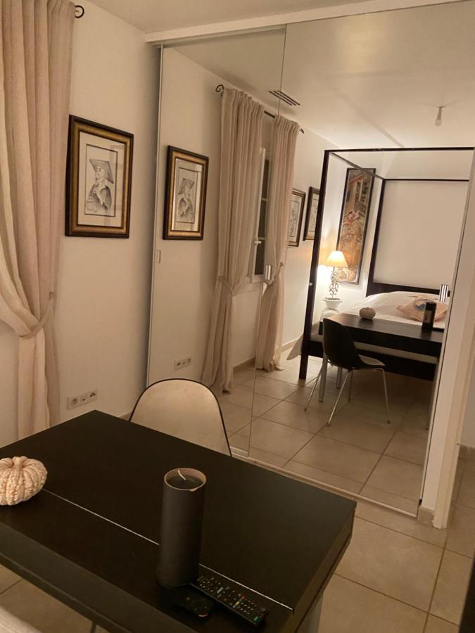 Doppelzimmer mit Whirlpool-Badewanne
