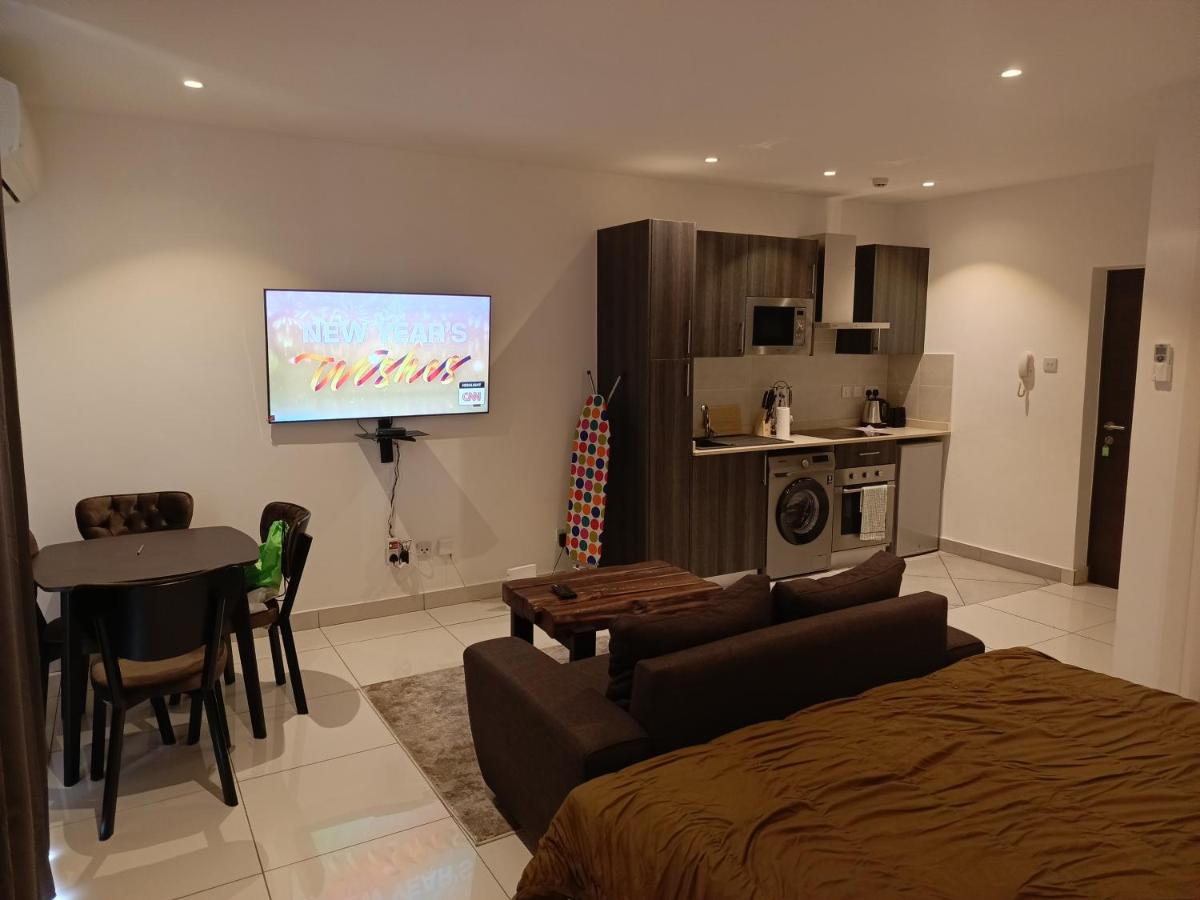 Just Nice Stays @ The Gardens - B&B Accra