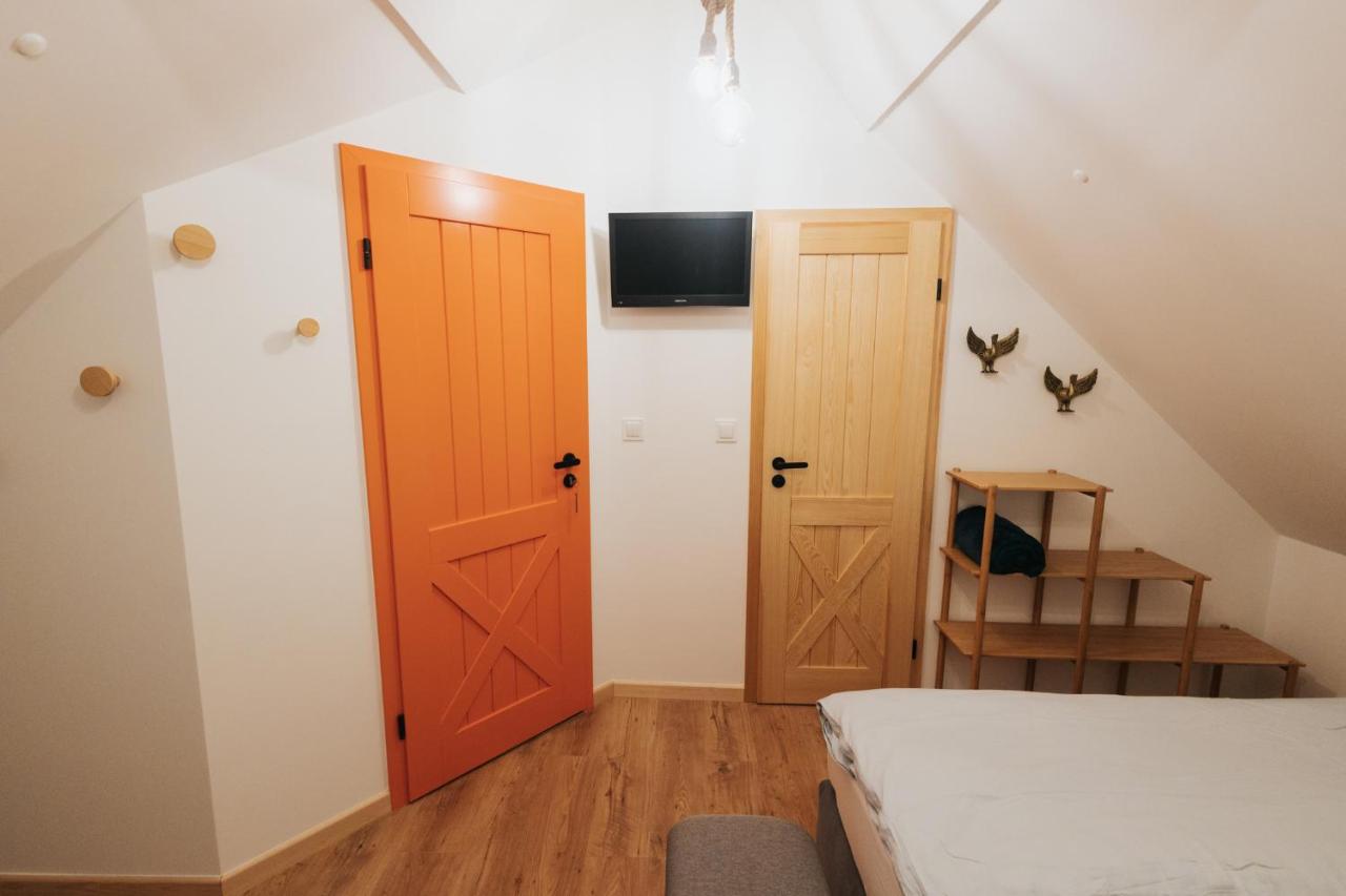 Dreibettzimmer mit Bergblick
