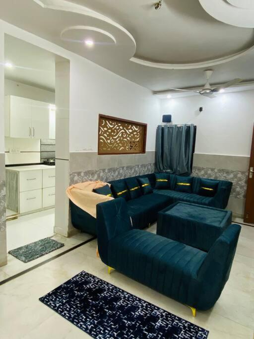 B&B New Delhi - Home Away from Home in New Delhi (Pitampura) - Bed and Breakfast New Delhi