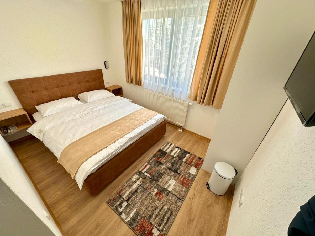Habitación Doble con vistas a la montaña