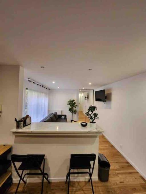 Superbe appartement à 8 minutes de la nation. - B&B París