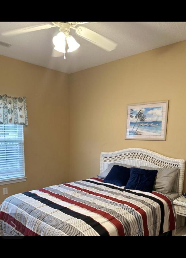 Beach getaway with a private pool - Bed and Breakfast Myrtle Beach