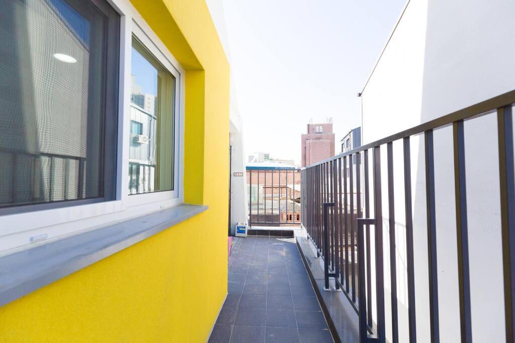 3R+2Baths/ Ewha / Sogang / near Shinchon & Hongdae - B&B