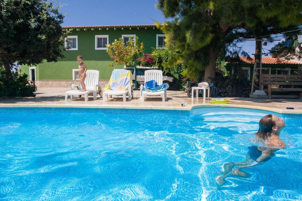 Riuebre - Casa rural para 11 personas con piscina y vistas al Río Ebro - Deltavacaciones - Chambres d'hôtes Deltebre