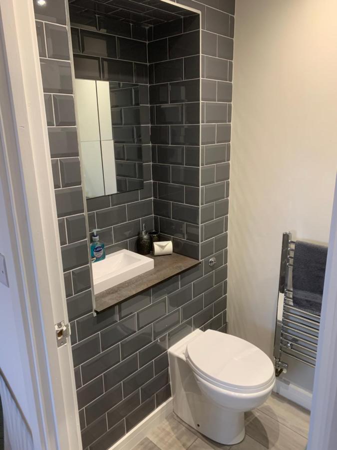 Entire modern new build 3 bedroom home - Ferienwohnung