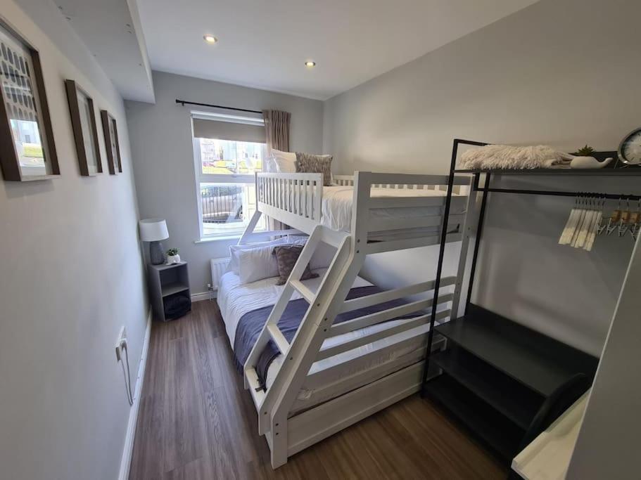The Cove Apartment, Portstewart near Prom, Parking - Bed and Breakfast Portstewart