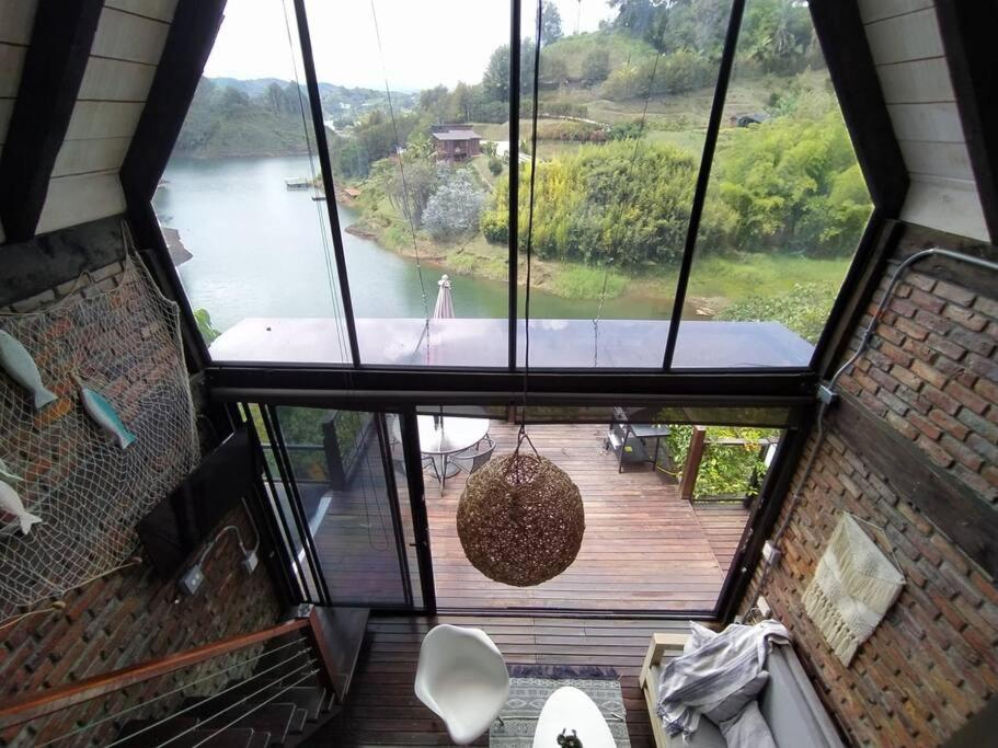 Cabaña con jacuzzi y acceso al embalse - Portum I - B&B