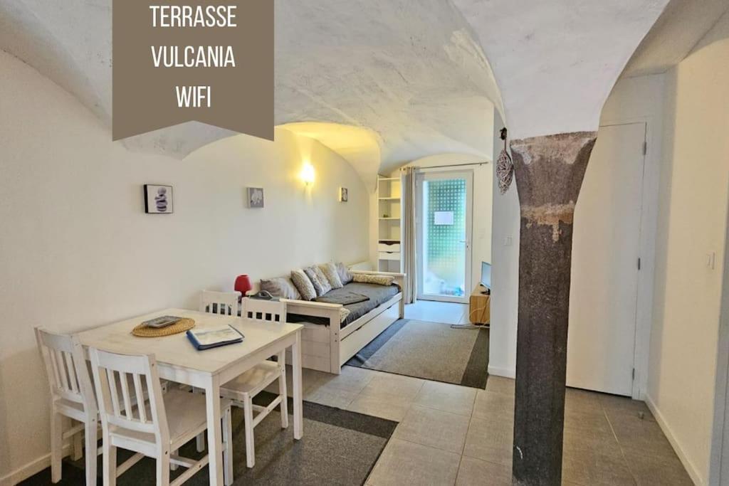 B&B Saint-Ours - La Petit Ourse - Wifi - Terrasse - Vulcania - Bed and Breakfast Saint-Ours