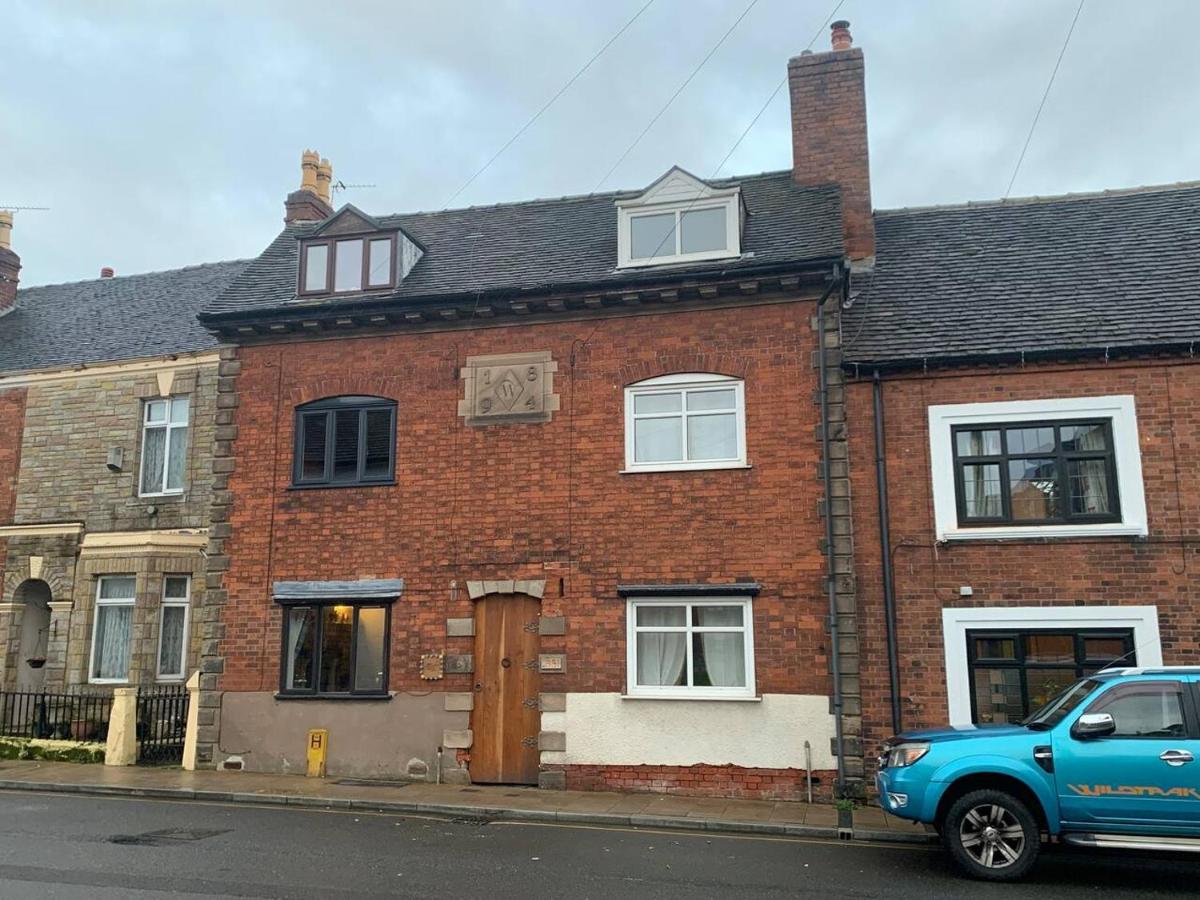 Sally’s Cottage - Uttoxeter: Close to Alton Towers - B&B Uttoxeter