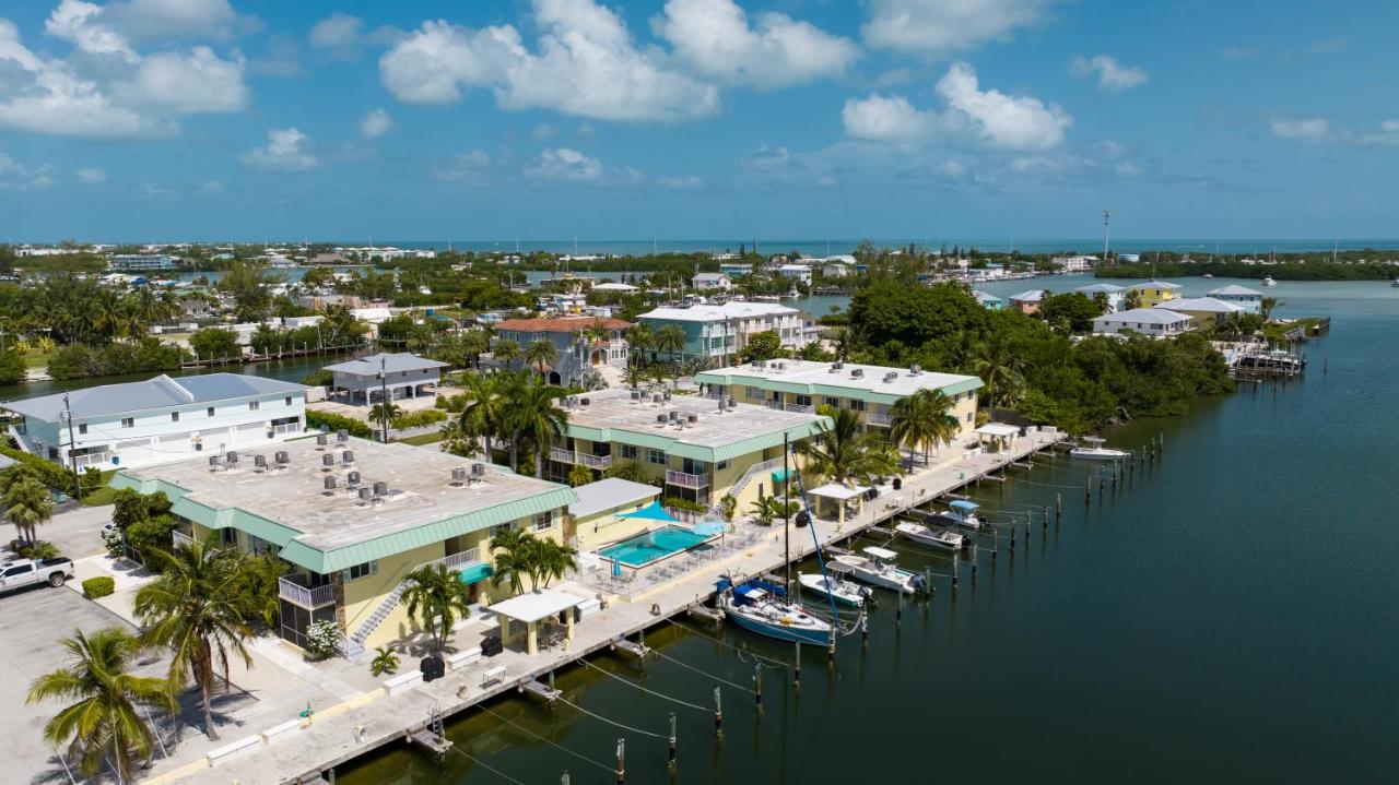 Seashells Getaway - Boat Slip, Ramp, Pool - B&B