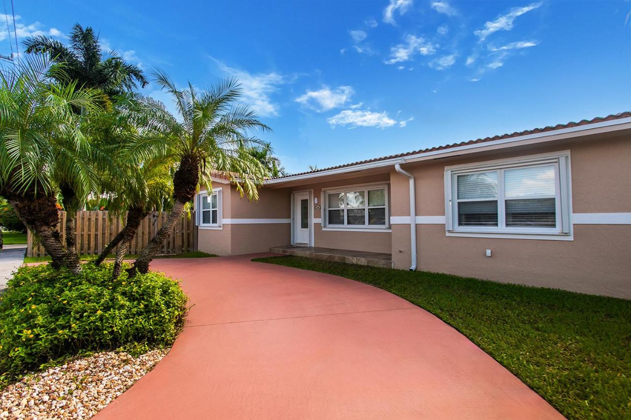 Deluxe 5BR Home in Dania Beach near Beach, Casino, Heated Pool - B&B